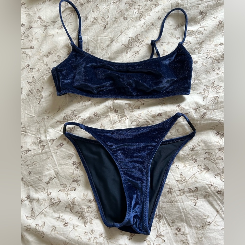 Triangl Lilla Set